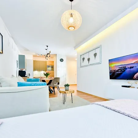 Aqua Beach#pool#sauna#jacuzzi No Limit Appartement *